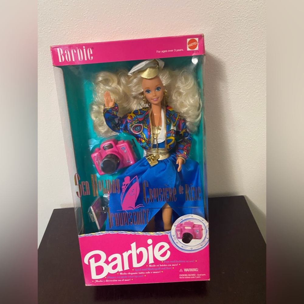 Sea Holiday Foreign Barbie Doll #5471  1992 Mattel Inc.